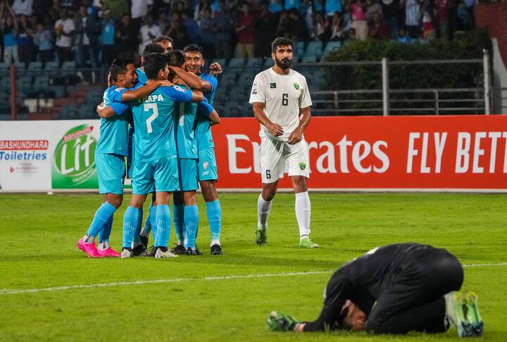 ஜூன் 21 தொடங்கி ஜூலை 4 ஆம் தேதி வரை நடக்கும் இப்போட்டியின் முதல் நாளான நேற்று நடைப்பெற்ற இரண்டாவது லீக் ஆட்டத்தில் நடப்பு சாம்பியன் ஆன இந்தியா மற்றும் பாகிஸ்தான் அணிகள் மோதின.