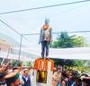 Virbhadra Singh Statue: जन्मदिन की पूर्व संध्या पर वीरभद्र सिंह की प्रतिमा का अनावरण, नम हो उठीं समर्थकों की आंखें