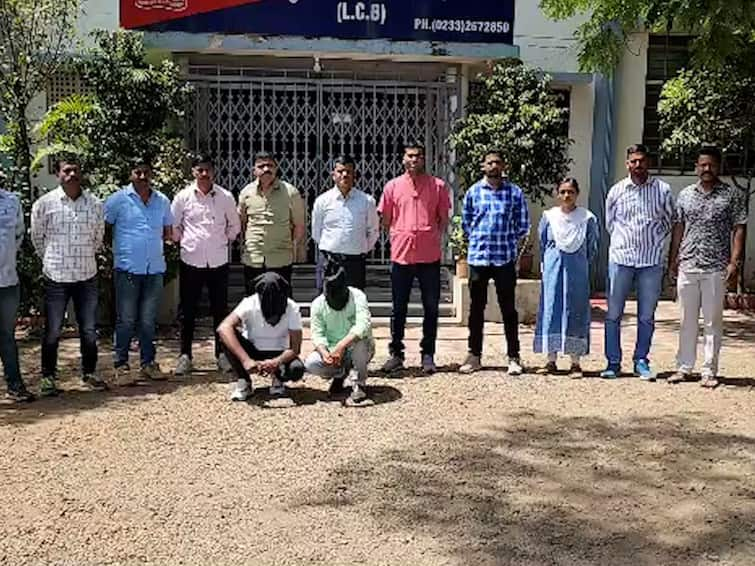 Sangli Crime News 25 lakhs extorted from trader by luring him to give gold in cheap price four arrested including two women Sangli News : स्वस्तात सोने देण्याचे आमिष दाखवून व्यापाऱ्याला 25 लाखांना गंडा, टोळीतील दोन महिलांसह चौघे अटकेत