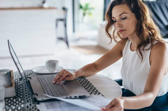 ਇਸ ਤੋਂ ਇਲਾਵਾ ਐਮਏ ਇਨ Linguistics, French Honors, Russian Honors, German Honors, Italian Honors ਵਰਗੀਆਂ ਡਿਗਰੀਆਂ ਲੈ ਕੇ ਪੀਜੀ ਕਰਨ ਵਾਲੇ ਉਮੀਦਵਾਰਾਂ ਨੂੰ ਵੀ ਹੱਥੋਂ-ਹੱਥ ਲਿਆ ਜਾਂਦਾ ਹੈ। ਜ਼ਿਆਦਾਤਰ ਸੰਸਥਾਵਾਂ ਦਾਖਲੇ ਲਈ ਦਾਖਲਾ ਪ੍ਰੀਖਿਆ ਲੈਂਦੀਆਂ ਹਨ।