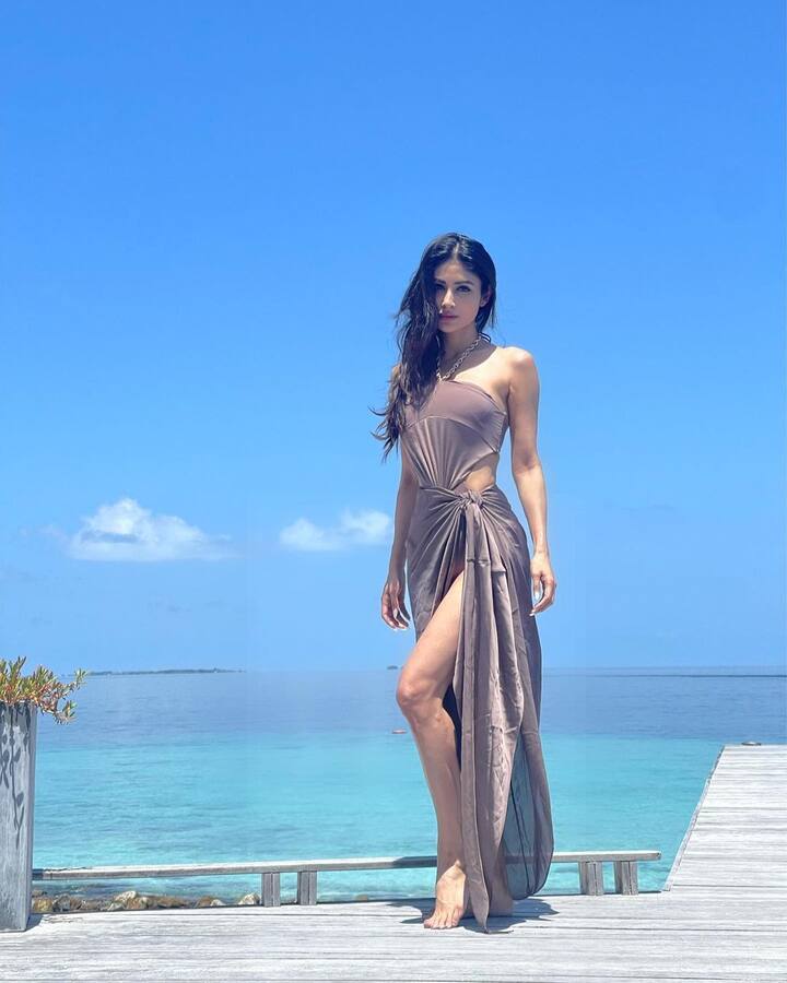 మౌనిరాయ్ (Image credit: MouniRoy/Instagram)