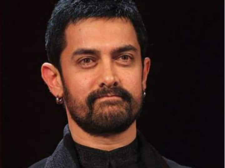 Aamir Khan Life: बॉलीवुड के मिस्टर परफेक्शनिस्ट कहे जाने वाले आमिर खान ना सिर्फ बड़े स्टार्स में शामिल हैं बल्कि अपनी मेहनत और टैलेंट के दम पर उन्होंने फर्श से अर्श तक का सफर तय किया है.