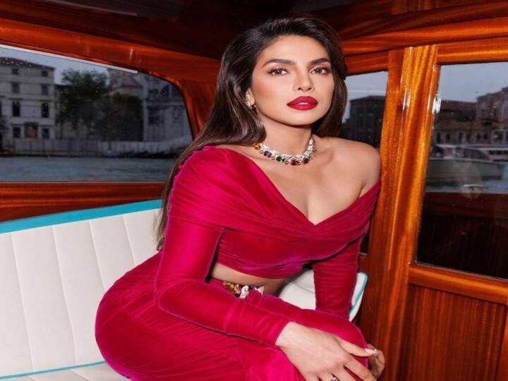 Priyanka Chopra Fitness Secret:क्या आप भी बॉलीवुड की देसी गर्ल प्रियंका चोपड़ा की तरह परफेक्ट फिगर चाहते हैं, तो आज हम आपको बताते हैं उनका फिटनेस सीक्रेट जिसे आप भी फॉलो कर सकती हैं.