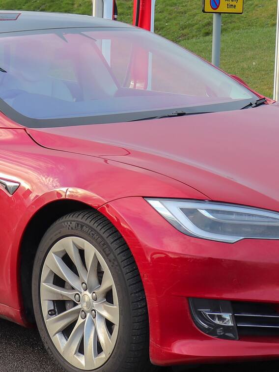 Electric Car : खुशखबर! भारतात दिसणार टेस्लाची इलेक्ट्रिक कार