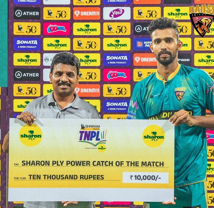 கங்கா ஸ்ரீதர் ராஜு மட்டும் பொறுப்புடன் ஆட அவருக்கு உறுதுணையாக நின்றார் ராஜ் குமார். 20 ஓவர் முடிவில் 6 விக்கெட் இழப்பிற்கு 117 ரன்கள் எடுத்திருந்தது திருச்சி.