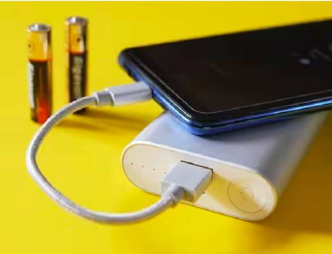 ਬੇਲੋੜੀਆਂ ਸੂਚਨਾਵਾਂ ਬੰਦ ਕਰੋ: ਜ਼ਿਆਦਾਤਰ ਐਪਾਂ ਬੇਲੋੜੀਆਂ ਸੂਚਨਾਵਾਂ ਭੇਜਦੀਆਂ ਹਨ ਜੋ ਤੁਹਾਡੇ ਫ਼ੋਨ ਦੀ ਬੈਟਰੀ ਨੂੰ ਵਰਤ ਸਕਦੀਆਂ ਹਨ। ਬੇਲੋੜੀਆਂ ਸੂਚਨਾਵਾਂ ਨੂੰ ਬੰਦ ਕਰੋ ਜਾਂ ਉਹਨਾਂ ਨੂੰ ਪ੍ਰਮਾਣਿਤ ਕਰੋ।