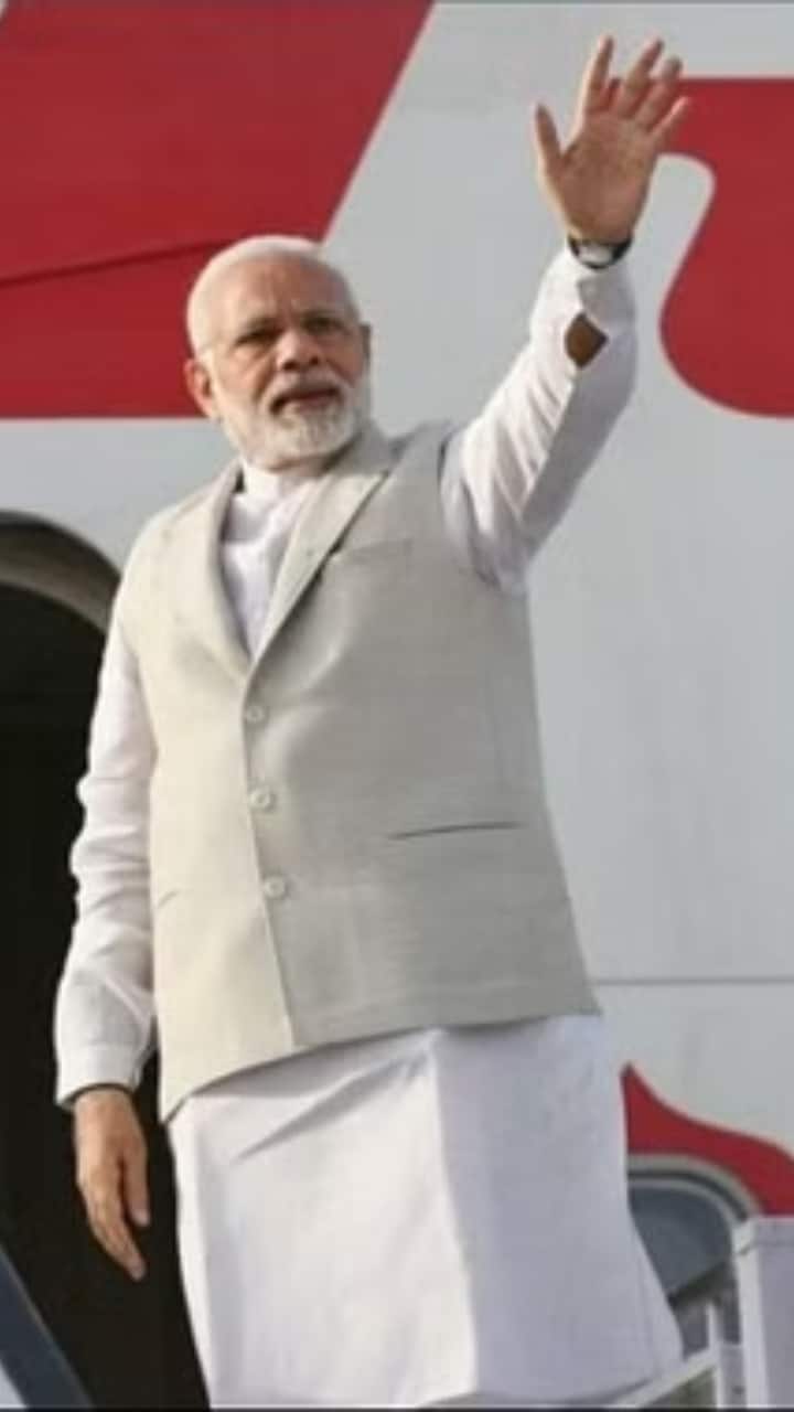 न्यूयॉर्क टाइम्स के ब्‍यूरो चीफ मुजीब के मुताबिक, 'पीएम मोदी की सबसे बड़ी ताकत, उनकी जमीनी स्‍तर की समझ, और दूसरी उनकी कहानी कहने की क्षमता है. अपनी इन खासियतों की वजह से मोदी भारत के लोगों से न केवल खुद को जोड़ पाते हैं, बल्कि अपनी सरकार की योजनाओं को प्रभावी तरीके से लोगों के सामने रख लेते हैं.