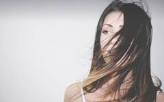 Lifestyle:চকচকে ও লম্বা চুল চান? খাবারগুলি ডায়েটে রাখেন তো?