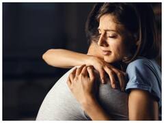 हंसने से ही नहीं रोने से भी सेहत को हो सकते हैं हैरान करने वाले फायदे, जाने कैसे