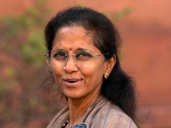 Maharashtra: NCP सांसद सुप्रिया सुले का महाराष्ट्र के सीएम पर पलटवार, कहा- 'जब शिंदे MVA मंत्री थे तब...' NCP MP Supriya Sule Slams Eknath Shinde said When he was MVA minister he did not remember morality Maharashtra: NCP सांसद सुप्रिया सुले का महाराष्ट्र के सीएम पर पलटवार, कहा- 'जब शिंदे MVA मंत्री थे तब...'