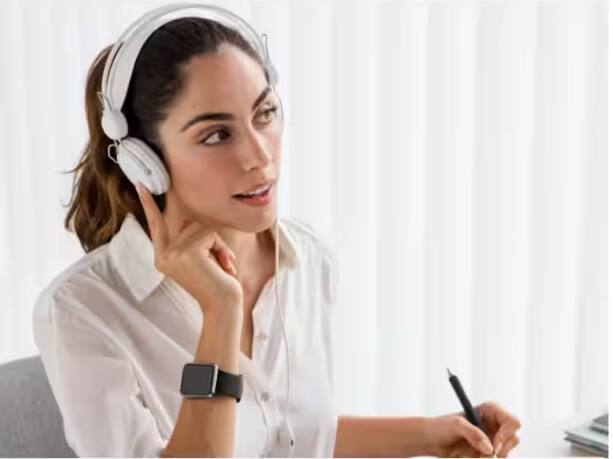 If you are fond of learning new languages then make a career as a translator you will earn well in less time. ਨਵੀਂਆਂ ਭਾਸ਼ਾਵਾਂ ਸਿੱਖਣ ਦਾ ਹੈ ਸ਼ੌਂਕ ਤਾਂ Translator ਦੇ ਤੌਰ 'ਤੇ ਬਣਾਓ ਕਰੀਅਰ, ਘੱਟ ਸਮੇਂ 'ਚ ਹੋਵੇਗੀ ਵੱਧ ਕਮਾਈ