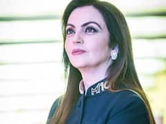 लंदन ट्रिप पर प्रिंटेड को-ऑर्ड सेट में नजर आईं नीता अंबानी, हैंडबैग की कीमत जान उड़ जाएंगे होश