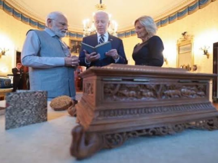 PM Modi Gift To Joe Biden: பிரதமர் மோடி பைடனுக்கு கொடுத்த சிறப்பு சந்தன பெட்டி… அந்த பெட்டிக்குள் உள்ள 13 பொருட்கள் இவைதான்!