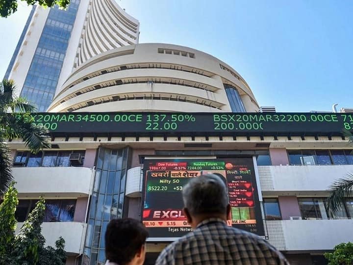 The market rolled after making a new record, Sensex and Nifty fell as soon as they opened