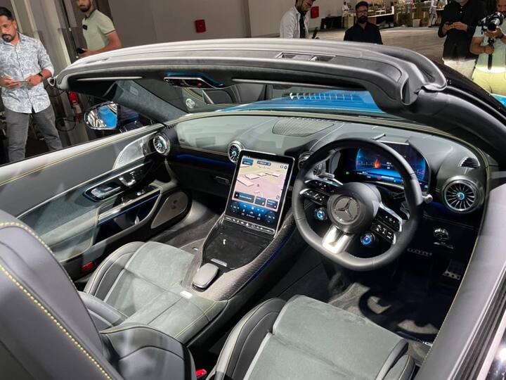 The soft top operated using the switch panel in the center console while also there on the touchscreen This new generation SL model also gets for the first time in its history-all wheel drive. Yes, the new SL comes with AMG Performance 4MATIC+ all-wheel drive technology as standard.