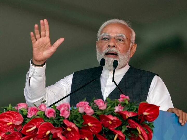 आकाशवाणी पर प्रधानमंत्री नरेंद्र मोदी के मन की बात कार्यक्रम का 100वां एपिसोड 30 अप्रैल को प्रसारित किया गया था.