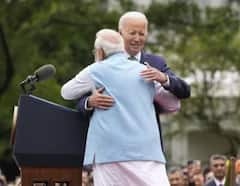 PM Modi US Visit: ਵ੍ਹਾਈਟ ਹਾਊਸ ਪਹੁੰਚਣ 'ਚ ਗਰਮਜੋਸ਼ੀ ਨਾਲ ਗਲੇ ਮਿਲੇ ਪੀਐਮ ਮੋਦੀ ਤੇ ਜੋਅ ਬਿਡੇਨ, ਵੇਖੋ ਤਸਵੀਰਾਂ