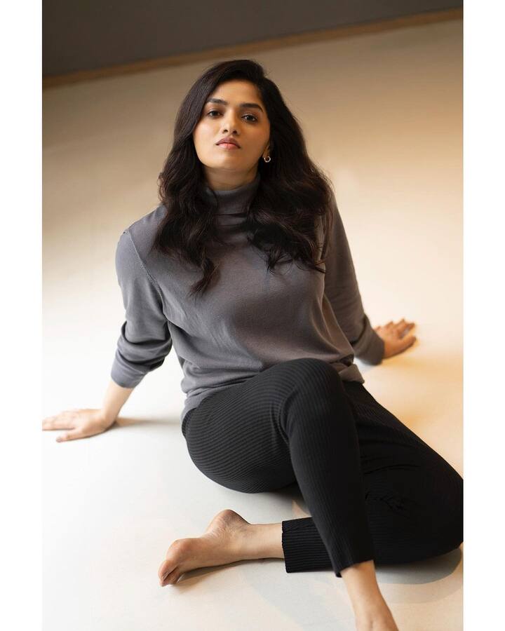ఆ మధ్య 'రెజీనా' సినిమా ప్రమోషన్ కోసం కిడ్నాప్ డ్రామా ఆడి సర్వత్రా విమర్శలపాలైంది. Photo Credit: Sunainaa/Instagram