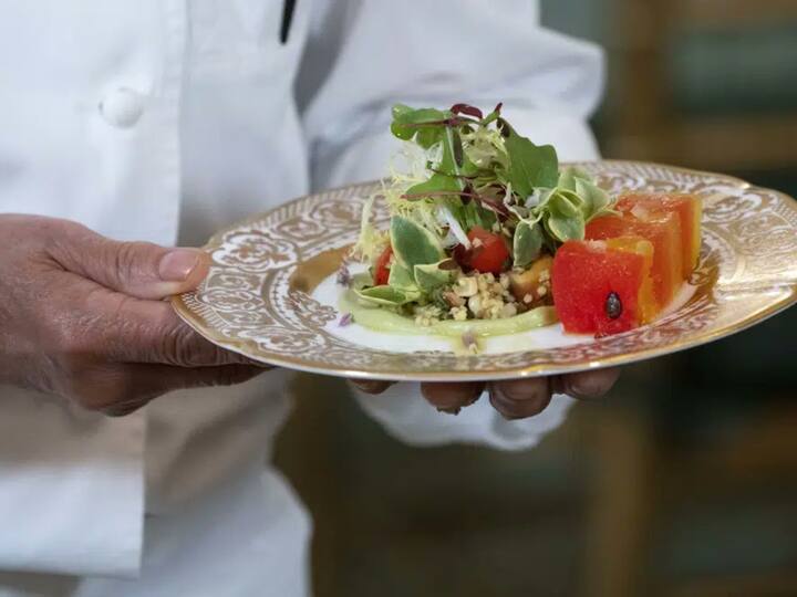 Speaking about the dishes the first course includes Marinated Millet and Grilled Corn Kernel Salad with a refreshing Compressed Watermelon and Tangy Avocado Sauce. (Image Source: Twitter/@jankibaat1)