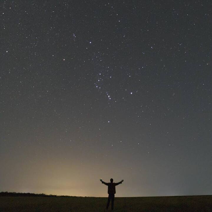 12 ਸਾਲ ਤੋਂ ਜਾਰੀ ਖੋਜ ‘ਚ ਇਹ ਸਾਹਮਣੇ ਆਇਆ ਕਿ ਹਰ ਸਾਲ ਅਸਮਾਨ ਦੀ ਚਮਕ 10 ਫੀਸਦੀ ਵੱਧ ਰਹੀ ਹੈ।