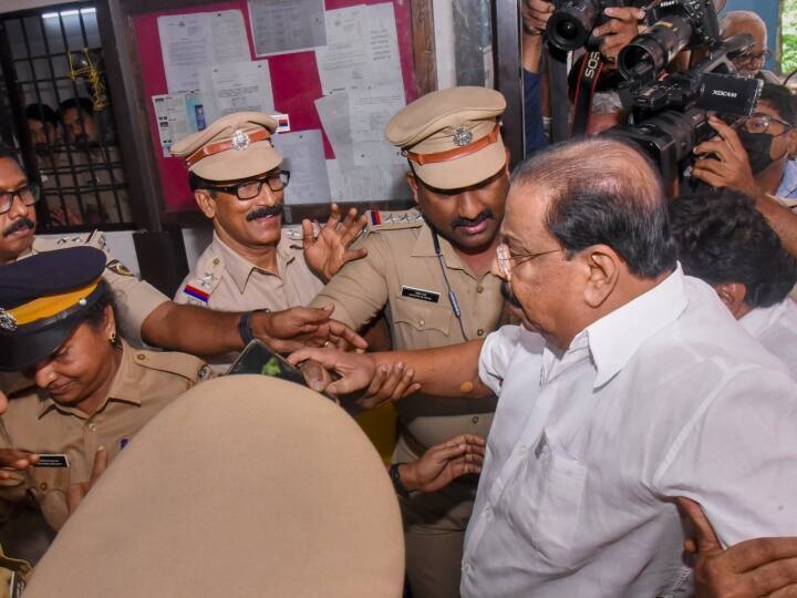 K Sudhakaran Arrest Congress Jairam Ramesh Slams Pinrayi Vijayan K Sudhakaran Arrest: केरल कांग्रेस अध्यक्ष के. सुधाकरन की गिरफ्तारी पर कांग्रेस बोली- पिनराई विजयन बेनकाब हो गए