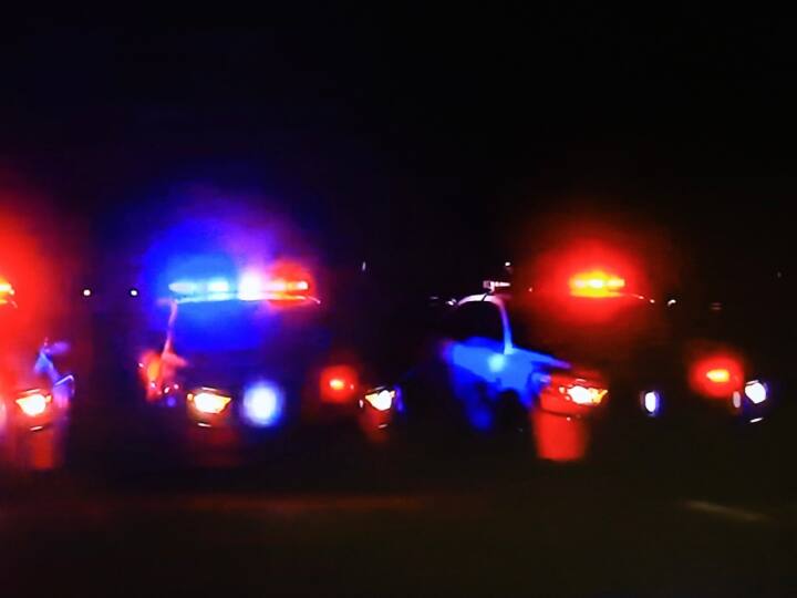 UP News: रेप के आरोपी युवक की पुलिस के साथ मुठभेड़, पैर में गोली लगने से घायल UP Police an encounter a Youth accused of rape at Barabanki now Admitted Hospital UP News: रेप के आरोपी युवक की पुलिस के साथ मुठभेड़, पैर में गोली लगने से घायल