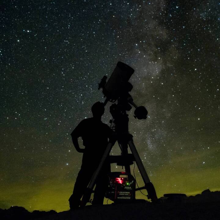 ਇਸ ਦੇ ਪਿੱਛੇ ਦਾ ਕਾਰਨ ਆਰਟੀਫਿਸ਼ੀਅਲ ਲਾਈਟ ਨਾਲ ਪੈਦਾ ਹੋਣ ਵਾਲੇ ‘ਸਕਾਈ ਗਲੋਅ’ ਨੂੰ ਮੰਨਿਆ ਜਾ ਰਿਹਾ ਹੈ।