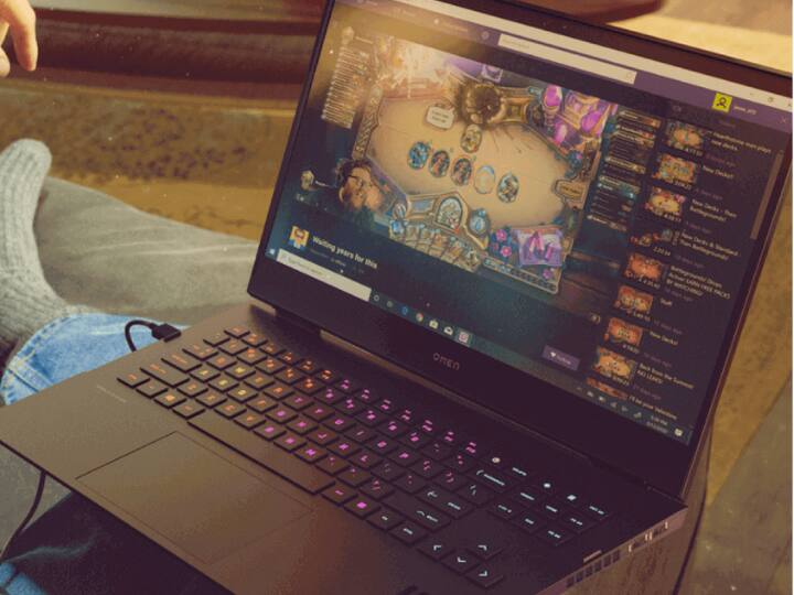 HP Omen 16: एचपी ओमेन 16, 16.1 आईपीएस माइक्रो-एज, एंटी-ग्लेयर QHD डिस्प्ले के साथ आता है जो 240hz के रिफ्रेश रेट को सपोर्ट करता है. लैपटॉप की कीमत 1,04,999 रुपये है. इसमें आपको Intel Core i9-13900HX प्रोसेसर और 32GB रैम और 2TB तक का SSD सपोर्ट मिलता है. ये लैपटॉप विंडो 11 पर काम करता है.