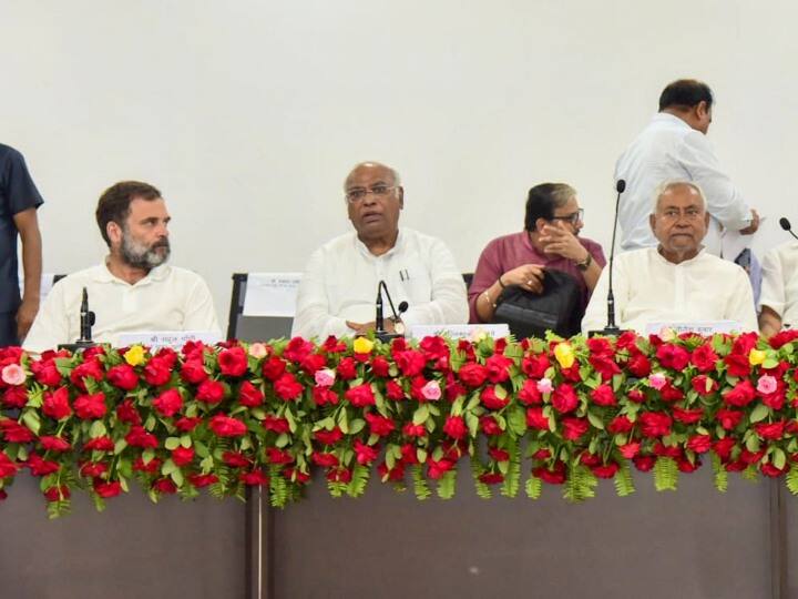 Opposition Meeting In Patna Nitish Kumar Rahul Gandhi Mallikarjun Kharge Opposition Meeting: विपक्ष की अब शिमला में होगी बैठक, राहुल गांधी बोले, 'थोड़े-थोड़े मतभेद जरूर होंगे, लेकिन...'