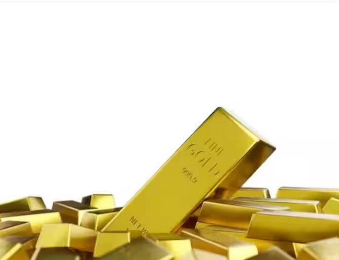 ਭਾਰਤ ਵਿਚ ਕਈ ਥਾਵਾਂ 'ਤੇ ਖਦਾਣਾਂ ਹਨ, ਜਿੱਥੋਂ ਸੋਨਾ ਕੱਢਿਆ ਜਾਂਦਾ ਹੈ। ਵਰਲਡ ਗੋਲਡ ਕਾਉਂਸਿਲ ਮੁਤਾਬਕ ਦੁਨੀਆ ਵਿੱਚ ਸੋਨੇ ਦੀ ਮਾਈਨਿੰਗ ਦੀ ਸ਼ੁਰੂਆਤ ਤੋਂ ਲੈ ਕੇ ਹੁਣ ਤੱਕ ਕਰੀਬ ਦੋ ਲੱਖ ਟਨ ਸੋਨਾ ਕੱਢਿਆ ਜਾ ਚੁੱਕਾ ਹੈ।