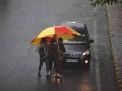 TN Rain Alert: சென்னையில் வெளுத்த மழை.. 4 மாவட்டங்களில் மழைக்கு வாய்ப்பு.. எந்தெந்த மாவட்டங்களில்? இன்றைய வானிலை நிலவரம்..