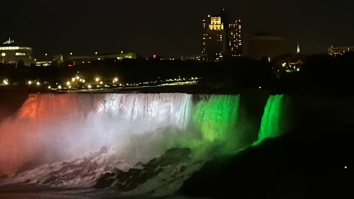 মোদির এই সফর ঘিরে মার্কিন মুলুক ঘিরে ছিল সাজো সাজো রব। আমেরিকাবাসী ভারতীয়,  ভারতীয় বংশোদ্ভূতদের মধ্যে তো বটেই, মোদিকে ঘিরে করতালির রোল মার্কিং সংসদেও। সেই সঙ্গে ভারতের প্রধানমন্ত্রীর সঙ্গে সেলফি তোলার হিড়িক !