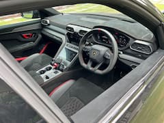 Lamborghini Urus Performante: अगर धोखे से भी आपके हाथ लग गयी ये कार, तो इतराते हुए घूमेंगे