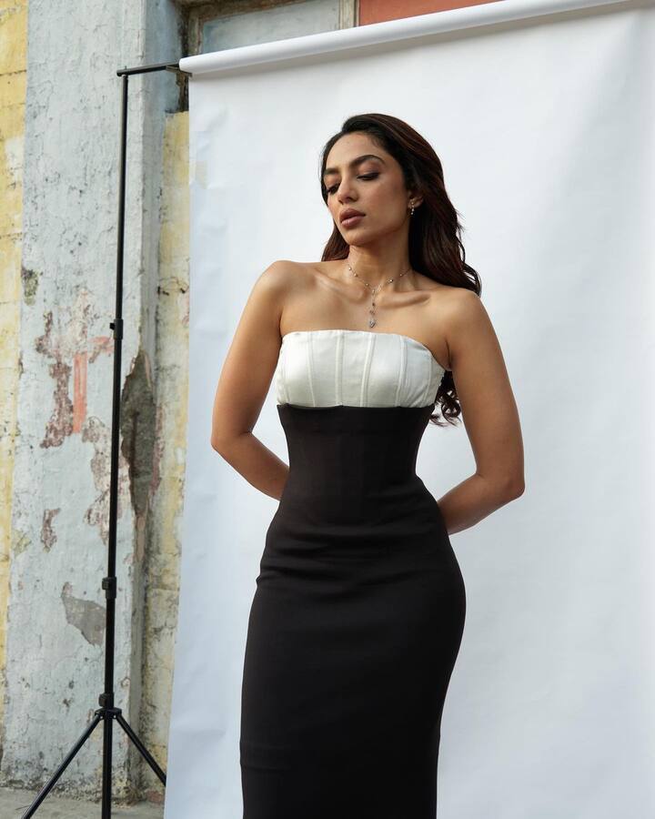Sobhita was dressed in an off-shoulder flowy gown with pleats on the top portion. (Image Source: Instagram/Sobhita Dhulipala)