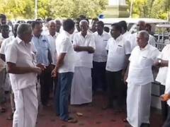 Karur: குவாரி மற்றும் கிரசர் தொழிலை நிறுத்தி வைப்பதாக ஆட்சியரிடம் உரிமையாளர்கள் மனு