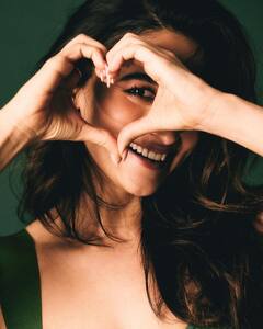 Alia Bhatt: आलियाचा क्लासी लूक; शेअर केले खास फोटो