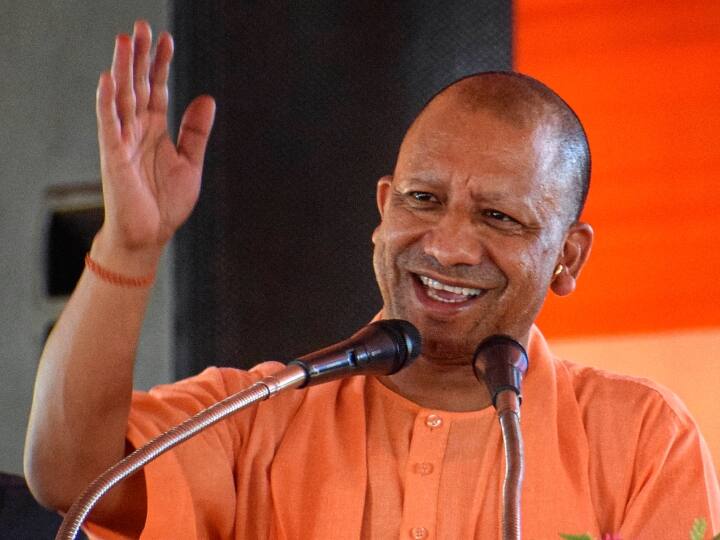 यूपी में बढ़ा निवेश, करोड़ों लोग गरीबी रेखा से बाहर, कोरोना में भी नहीं हिली अर्थव्यवस्था... योगी सरकार ने पेश की आर्थिक रिपोर्ट