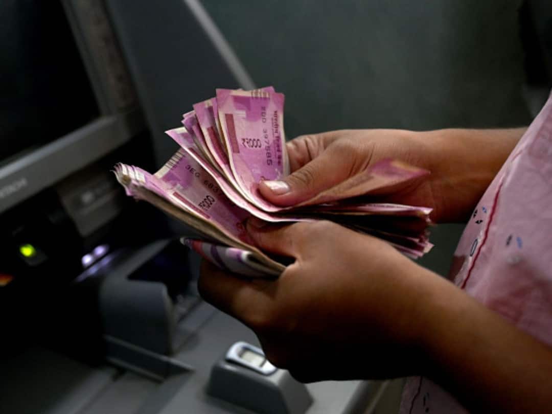 Currency In Circulation Dips By 5.3% Due To Rs 2,000 Note Withdrawal. Digital Payments Rise: RBI Bulletin Currency In Circulation Dips By 5.3% Due To Rs 2,000 Note Withdrawal. Digital Payments Rise: RBI Bulletin Currency In Circulation Dips By 5.3% Due To Rs 2,000 Note Withdrawal. Digital Payments Rise: RBI Bulletin