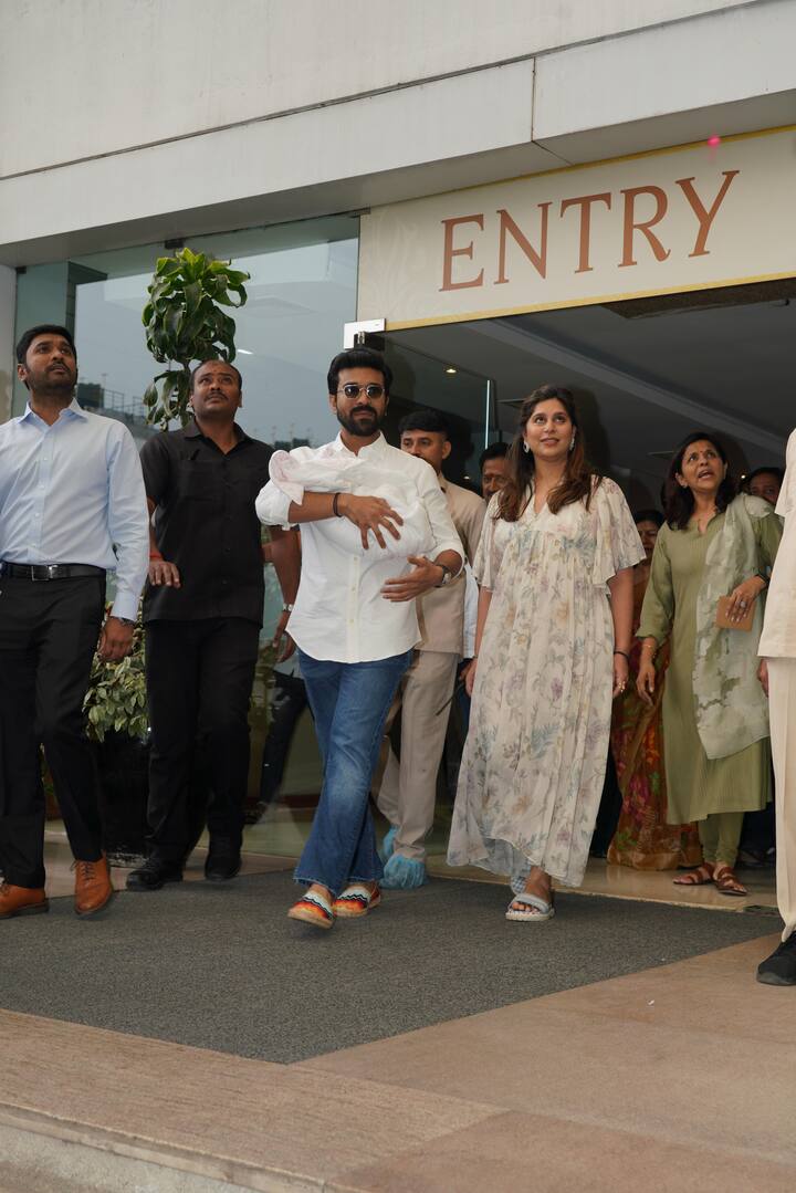 కూతురు పుట్టిన అనంతరం తొలిసారి రామ్ చరణ్, ఉపాసన మీడియా ముందుకు వచ్చారు.