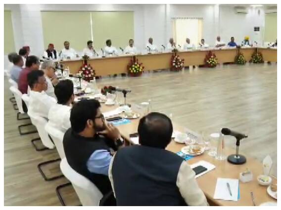 Opposition Meeting: दिल्ली आध्यादेश मामले में केजरीवाल को समर्थन दे सकती है कांग्रेस, विपक्षी दलों की बैठक में की गई अपील