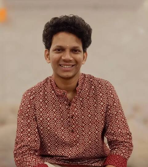 निखिल बने हा मुंबईत राहत असला तरी त्याचं गाव कोकणातील चिपळुन आहे.