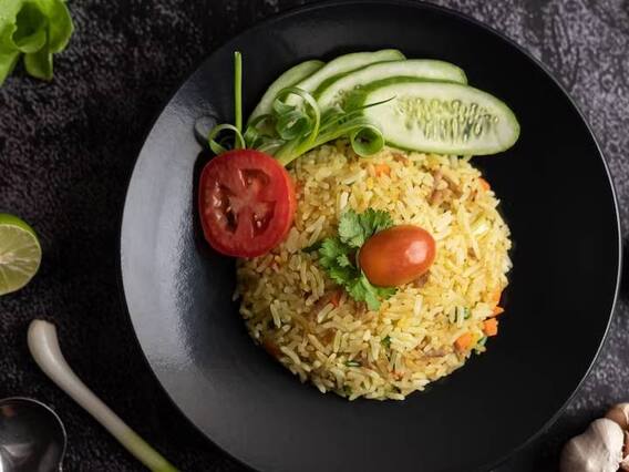 Mixed Fried Rice Recipe: टीफिन के लिए बेस्ट है ये मिक्स फ्राइड राइस, सिर्फ 10 मिनट में ऐसे बनाएं