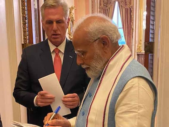 PM Modi in US: रूस-यूक्रेन युद्ध, भारत-अमेरिका संबंध... अमेरिकी संसद में पीएम मोदी के भाषण से गूंजी तालियां, देखें ऐतिहासिक तस्वीरें