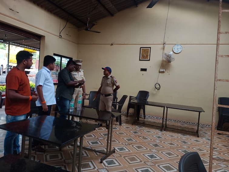 Ratnagiri Crime News Robbery in a hotel and two shops in Dabhole in Ratnagiri six incidents of robbery in a single month Ratnagiri Crime : छतावरील पत्रे काढून चोर गल्ल्यापर्यंत पोहोचला, रोख रक्कम घेऊन पसार झाला, दाभोळेमध्ये हॉटेल आणि दोन दुकानात चोरी