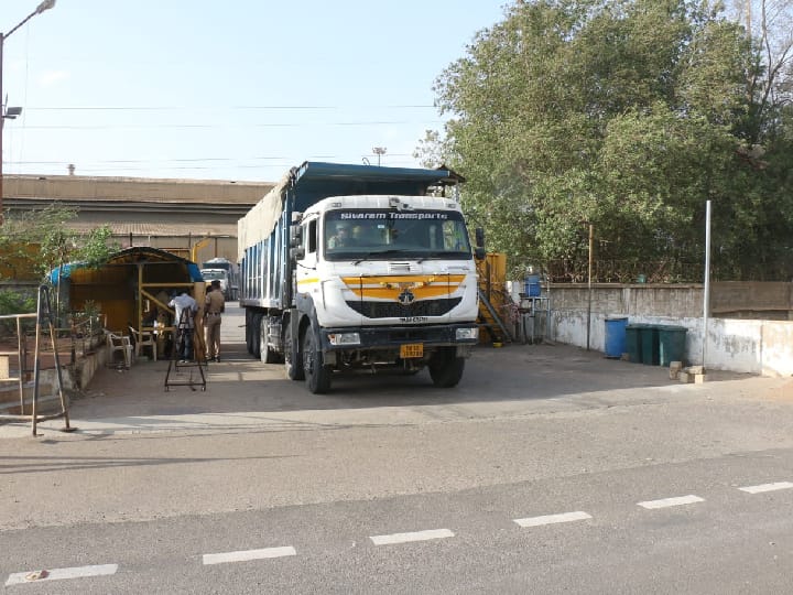 Thoothukudi: ஸ்டெர்லைட்டில் இருந்து ஜிப்சம் கழிவுகளை வெளியேற்றும் பணி துவங்கியது