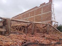 राइसमील की निर्माणाधीन दीवार गिरी, 1 की मौत, 12 मजदूर घायल, जांच में जुटा प्रशासन