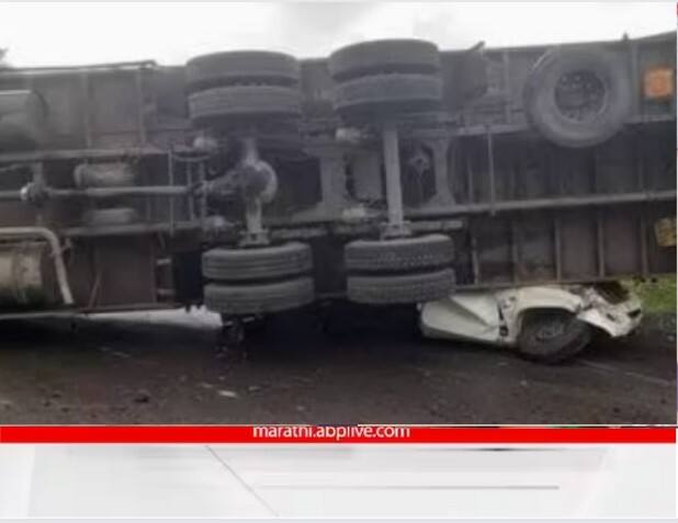 khandala ghat accident old mumbai pune pick up container collided one killed and two injured Mumbai Pune Express highway accident : खंडाळ्याजवळ कंटेनर पिकअप टेम्पोवर झाला पलटी; एकाचा मृत्यू दोन जखमी