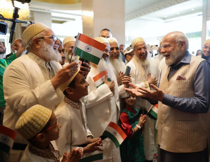 PM Modi Egypt Visit: પ્રધાનમંત્રી  મોદી શનિવારે બે દિવસના પ્રવાસે ઈજિપ્ત પહોંચી ગયા છે. મોદી ચાર દિવસીય અમેરિકાપ્રવાસથી સીધા ઇજિપ્તની રાજધાની કૈરો પહોંચ્યા હતા.