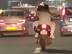 बाइक पर लड़ाया इश्क तो कटा तगड़ा चालान, खबर पढ़कर बोलेंगे आप 'ऐसा प्यार भाड़ में जाए'