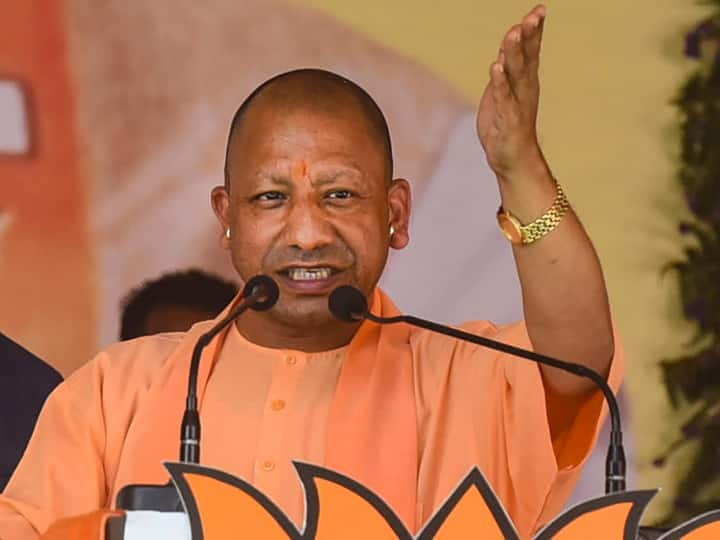 CM Yogi Adityanath Mathura Visit for two days from 24 June all preparations completed ANN Yogi Adityanath Mathura Visit: दो दिवसीय दौरे पर मथुरा आ रहे CM योगी आदित्यनाथ, जानिए कार्यक्रम की डिटेल्स